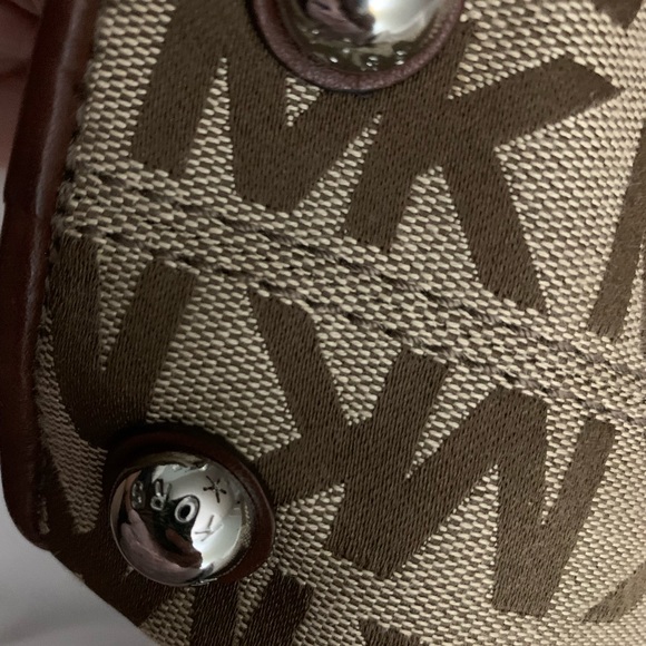 Micheal Kors bag - Picture 6 of 10